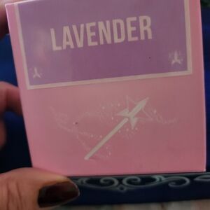 Jeffrey Star finishing powder